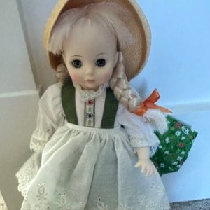 Vintage Madame Alexander "HEIDI" 14" Doll NWOB